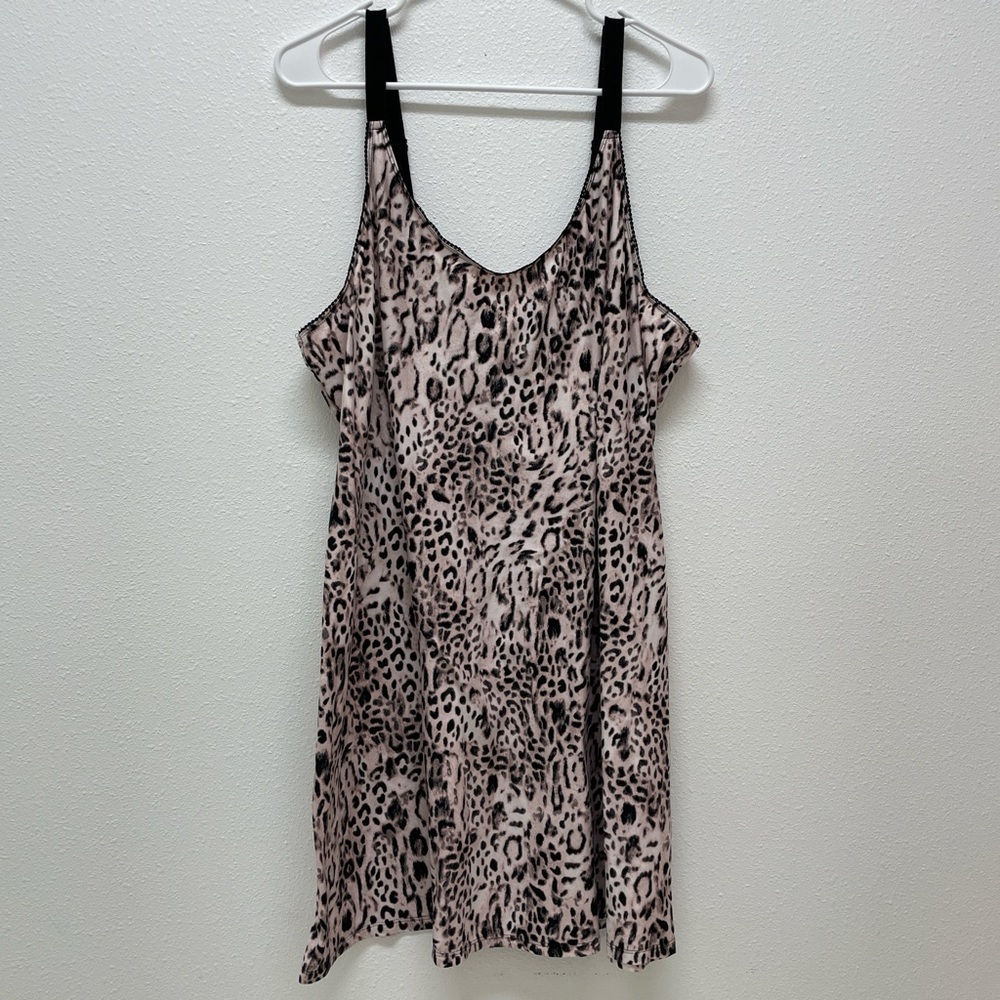 Secret Treasures Chemise women’s Black and Pink Animal Cheetah Print. Size 2X
